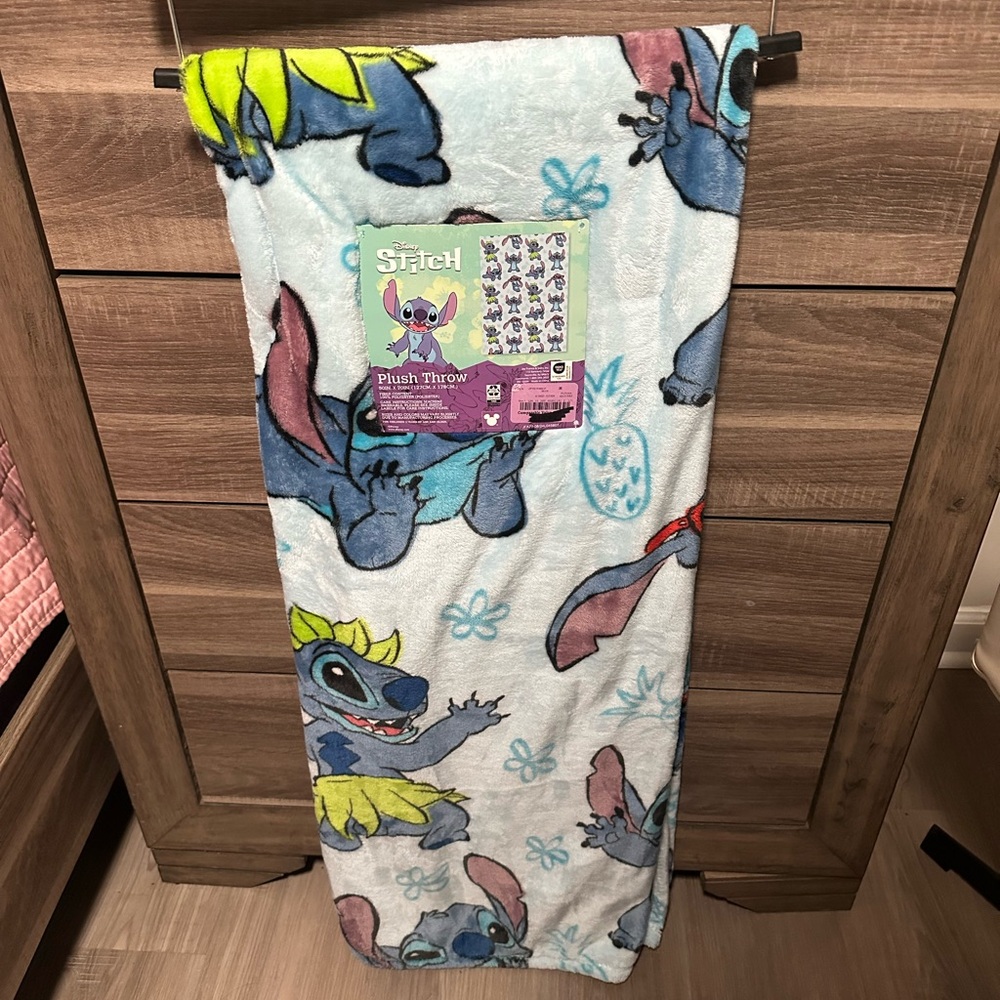 Stitch throw blanket